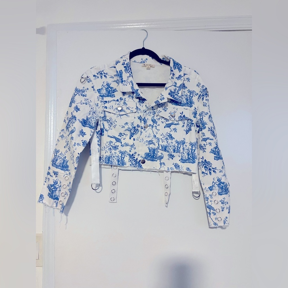 For Love & Lemons Delphine Cropped Denim Jacket | Toile Print | Cottagecore Chic - Picture 4 of 9